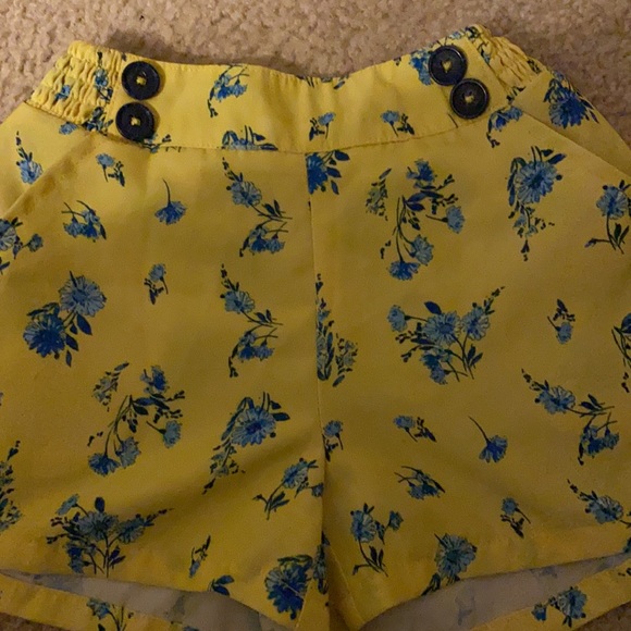 COPPER KEY YELLOW SHORTS - Picture 2 of 3